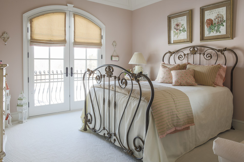 Guest Bedroom with custom roman shades decor updates for the holidays