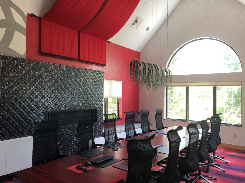 Reduced echoes and noise levels with ceiling mount panels allow clearer, more productive meetings.